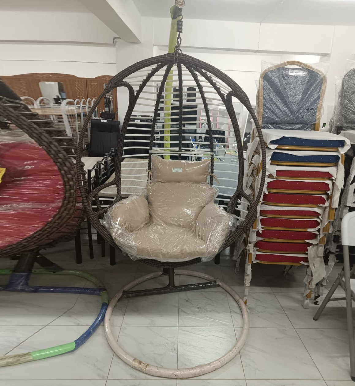 Executive Comfort Hanging Basket Chair